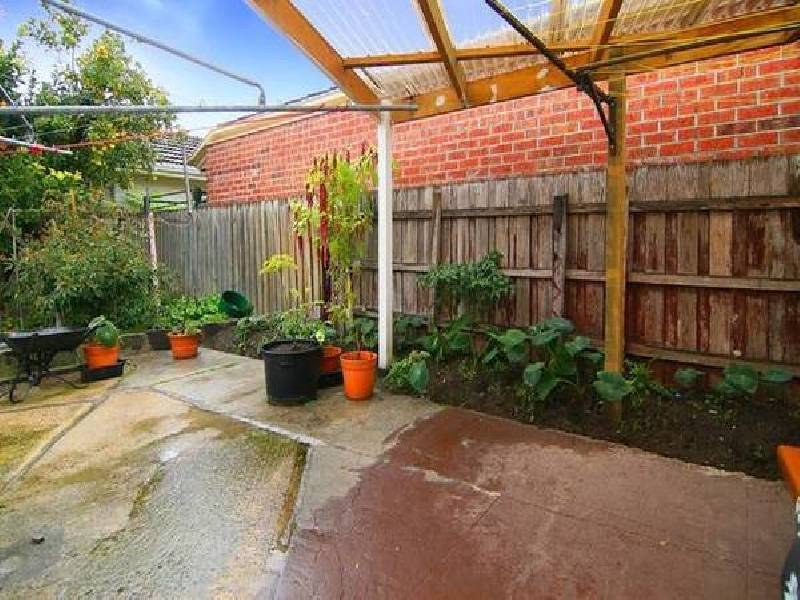 Douglas St, Noble Park VIC 3174