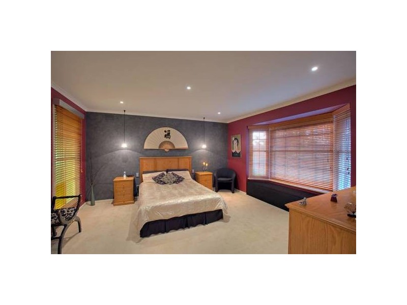 11 Finchley Court, Springvale South VIC 3172