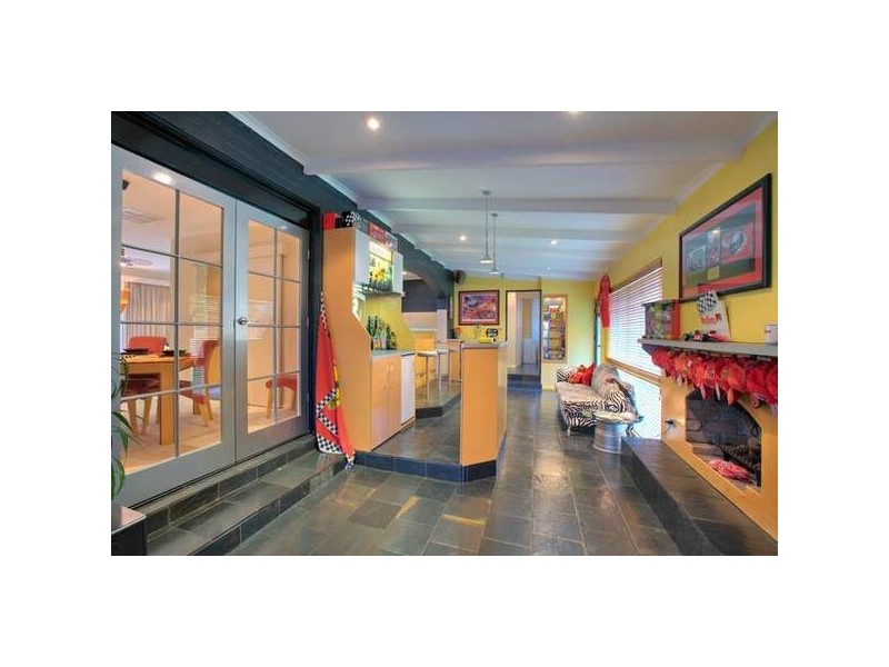 11 Finchley Court, Springvale South VIC 3172