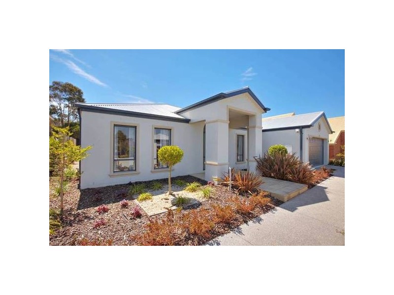 9 Princeton Drive, Keysborough VIC 3173