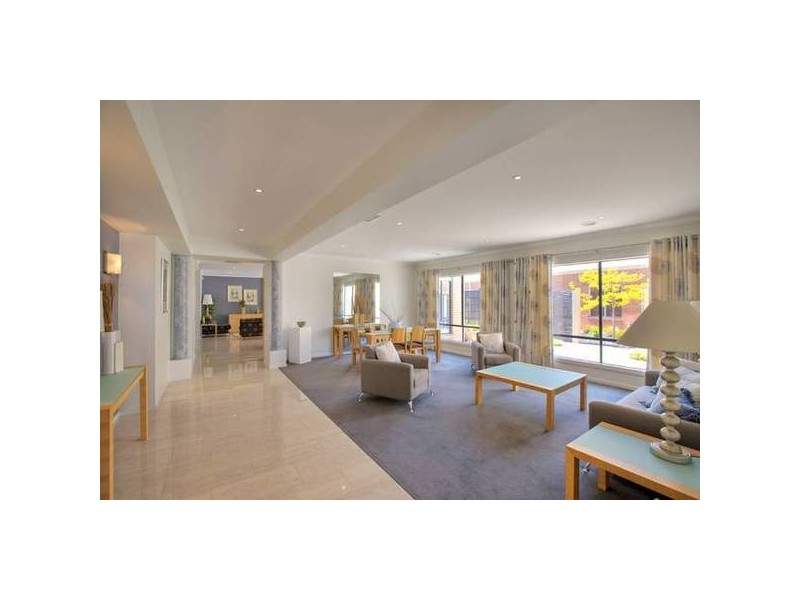 9 Princeton Drive, Keysborough VIC 3173