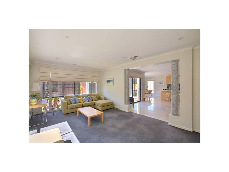 9 Princeton Drive, Keysborough VIC 3173