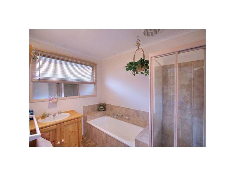 4 Mcardle Street, Dingley Village VIC 3172