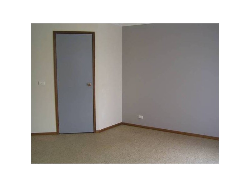 2/25 Parkview Close, Dandenong VIC 3175