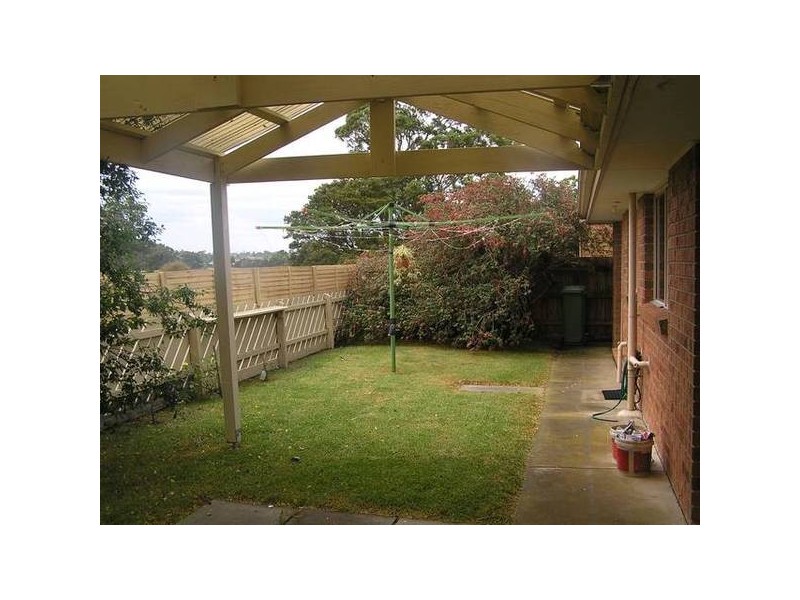 2/25 Parkview Close, Dandenong VIC 3175