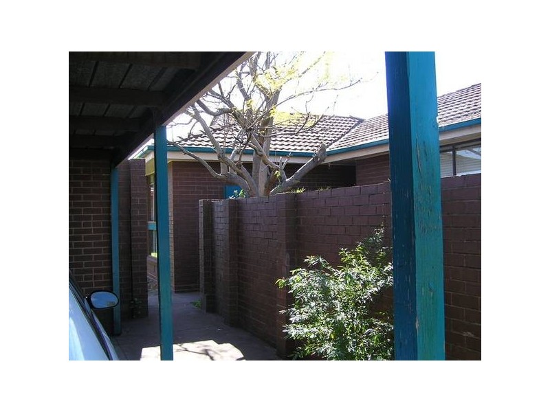 2/3 Henderson Rd, Noble Park VIC 3174