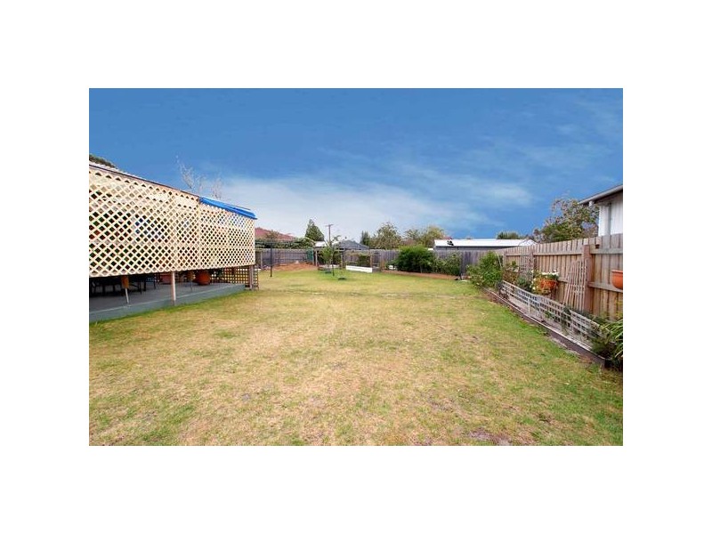 17 Gayle Court, Clayton South VIC 3169
