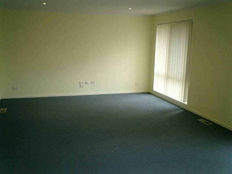 2/16 Mantung Crescent, Rowville VIC 3178