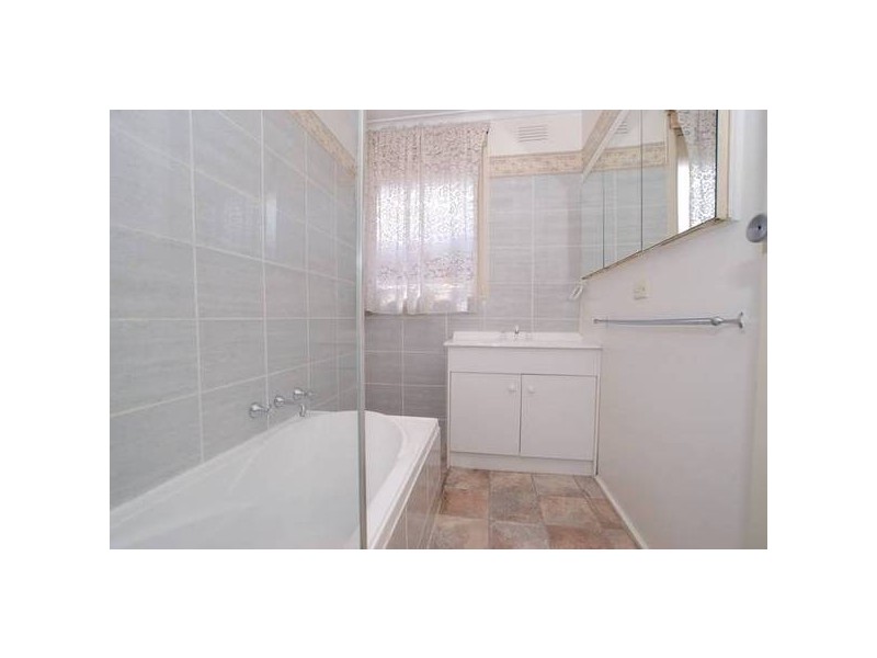 1/1 Coomoora road, Springvale South VIC 3172