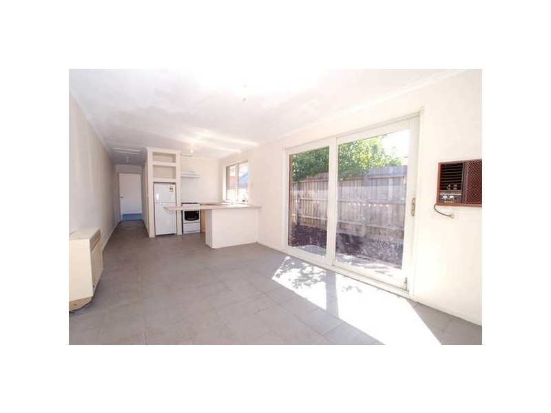 2/1 Coomoora Road, Springvale South VIC 3172