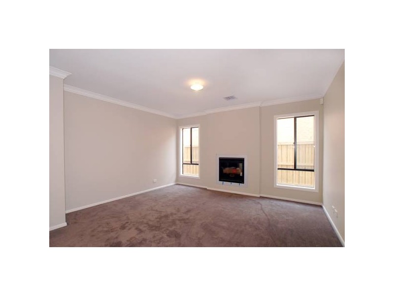 13 Derby Place, Mulgrave VIC 3170