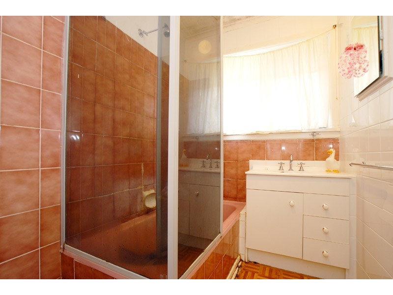 18 Sunline Avenue, Noble Park North VIC 3174