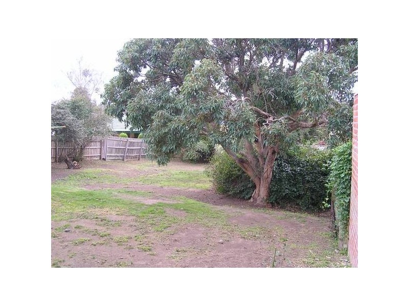 21 Camellia Ave, Noble Park North VIC 3174