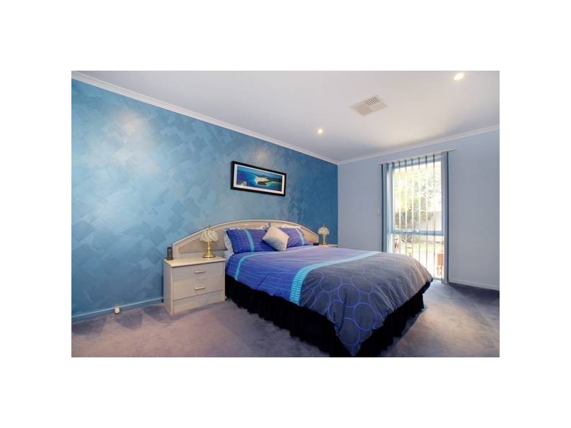 37 Sunnyvale Cres, Keysborough VIC 3173