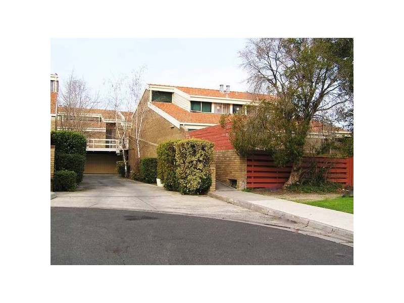 2/7 Wyuna Dve, Noble Park VIC 3174