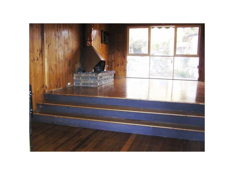 21 Camellia Ave, Noble Park North VIC 3174