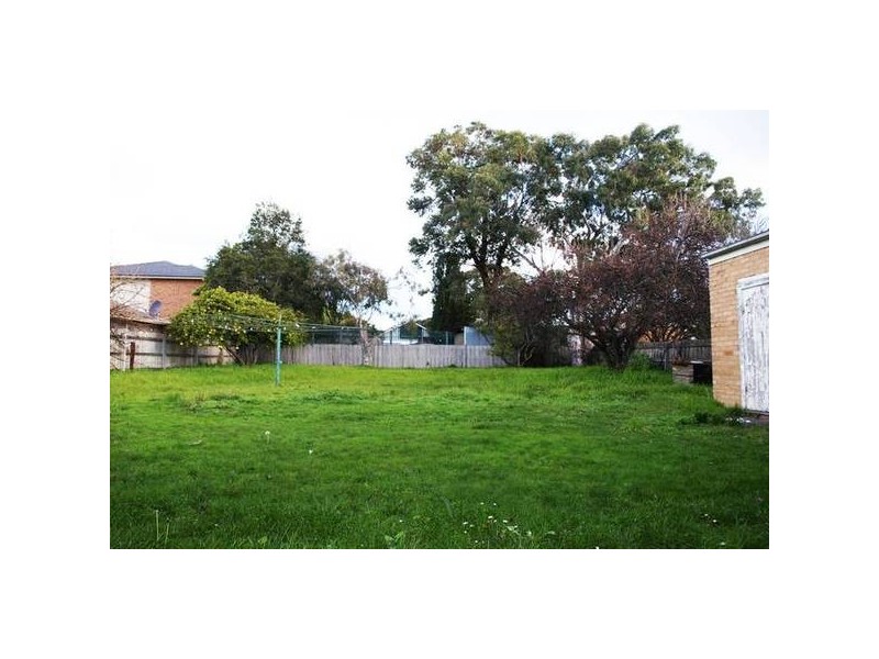 26 Edward Ave, Dandenong VIC 3175