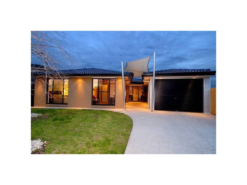40 Jarvis Cres, Dandenong North VIC 3175