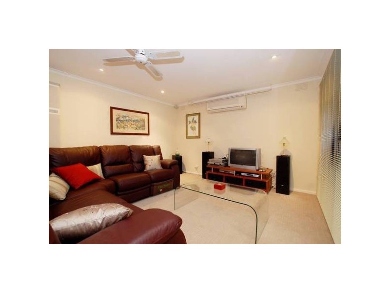 40 Jarvis Cres, Dandenong North VIC 3175