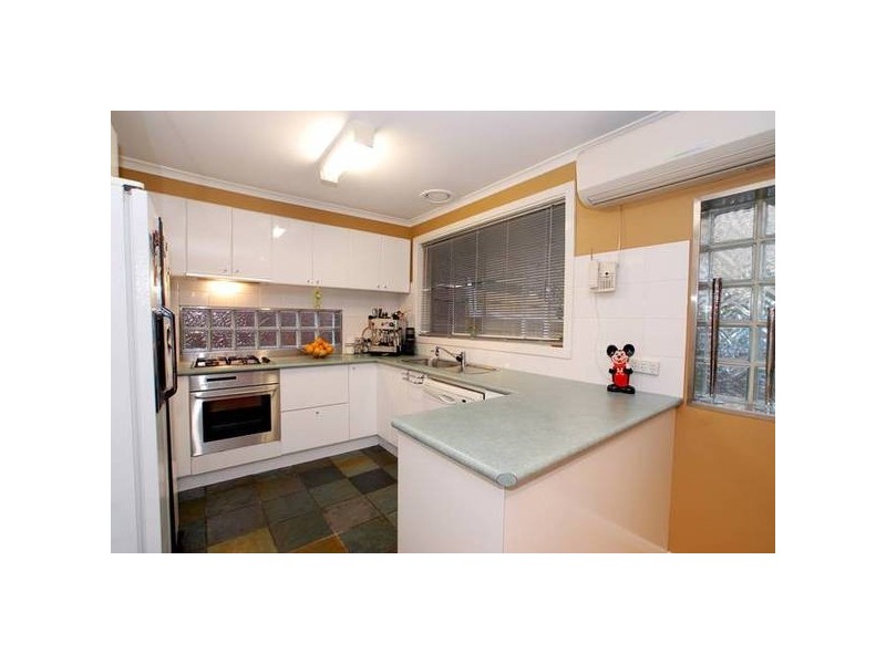 40 Jarvis Cres, Dandenong North VIC 3175