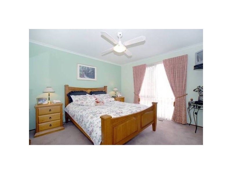 1 Rivergum Place, Keysborough VIC 3173