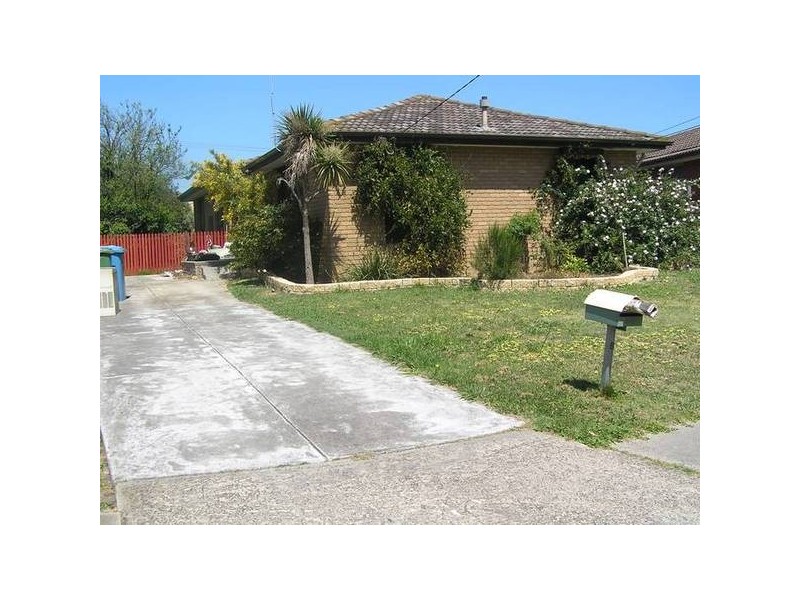8 Fay Crt, Noble Park VIC 3174