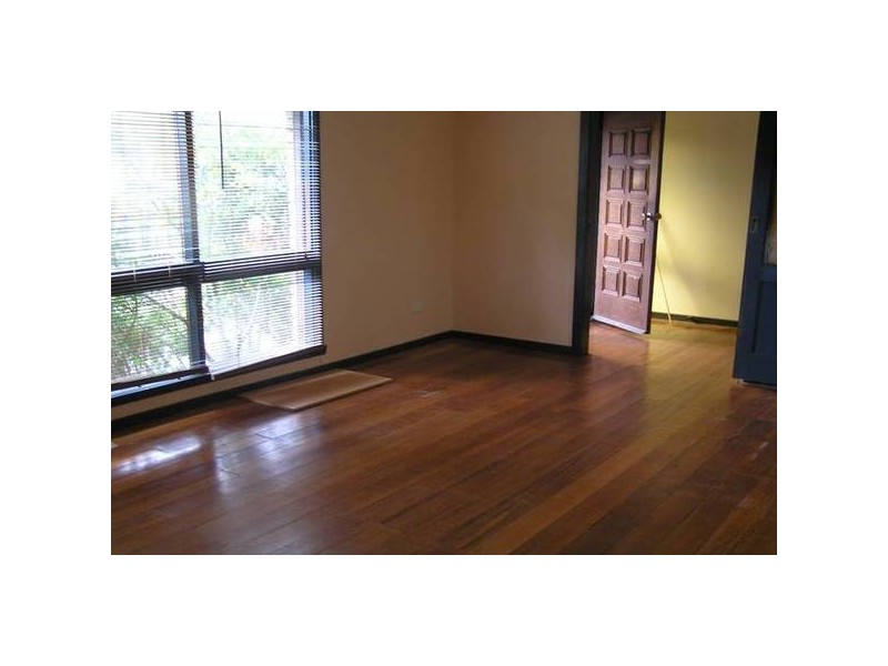 8 Fay Crt, Noble Park VIC 3174