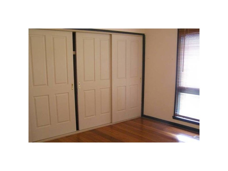 8 Fay Crt, Noble Park VIC 3174