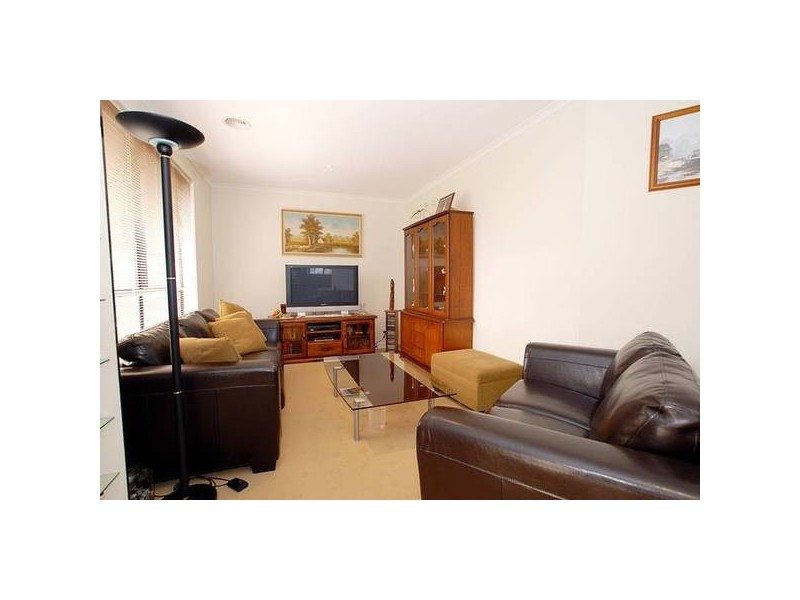 2/2 James St, Noble Park VIC 3174