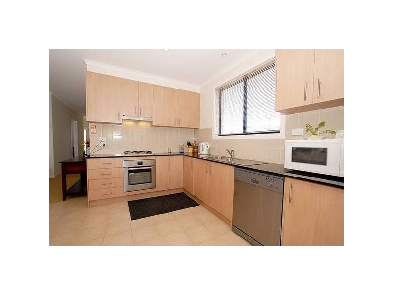 2/2 James St, Noble Park VIC 3174