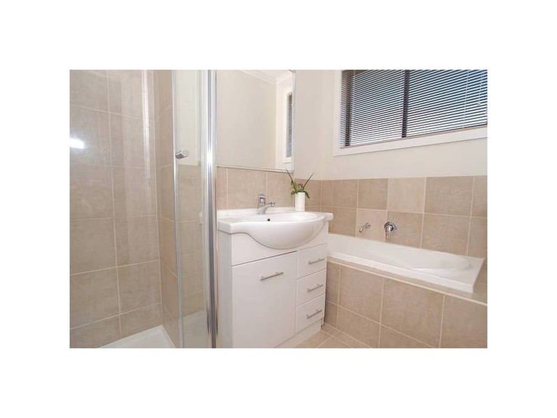 2/2 James St, Noble Park VIC 3174