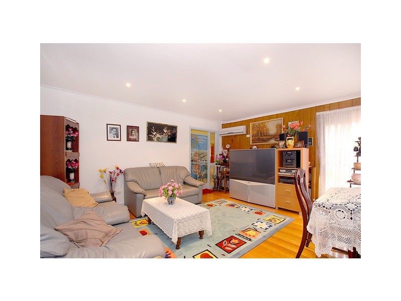 28 Parkmore Rd, Keysborough VIC 3173