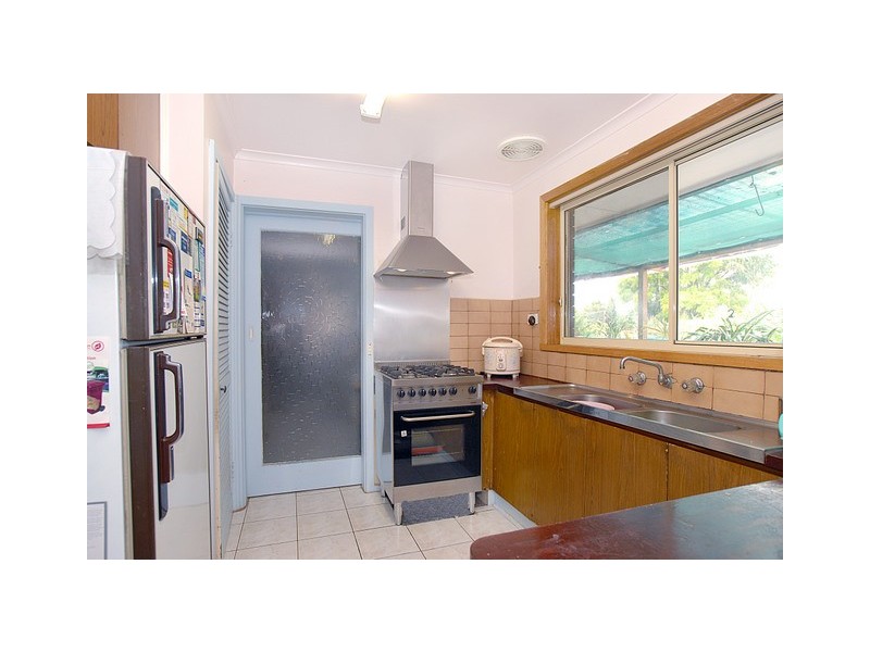 28 Parkmore Rd, Keysborough VIC 3173