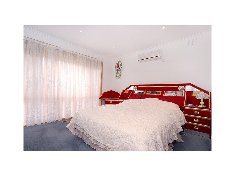 28 Parkmore Rd, Keysborough VIC 3173