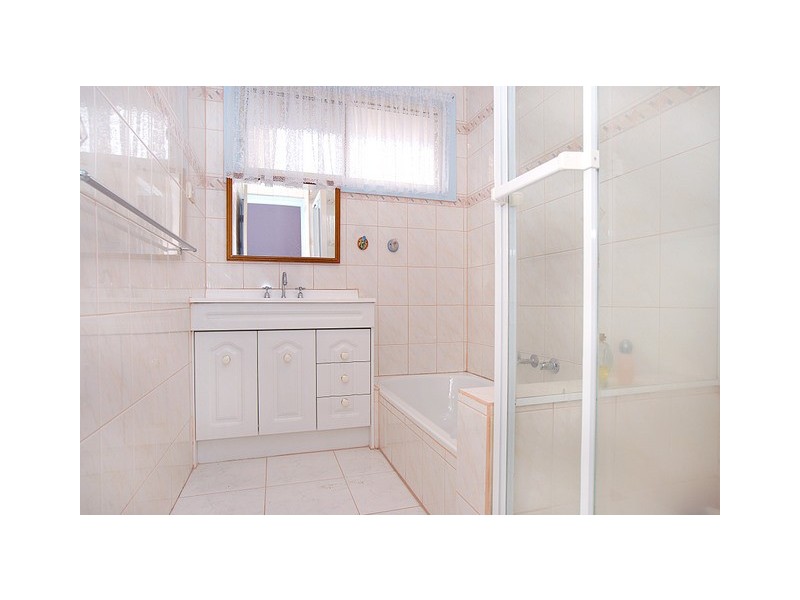 28 Parkmore Rd, Keysborough VIC 3173