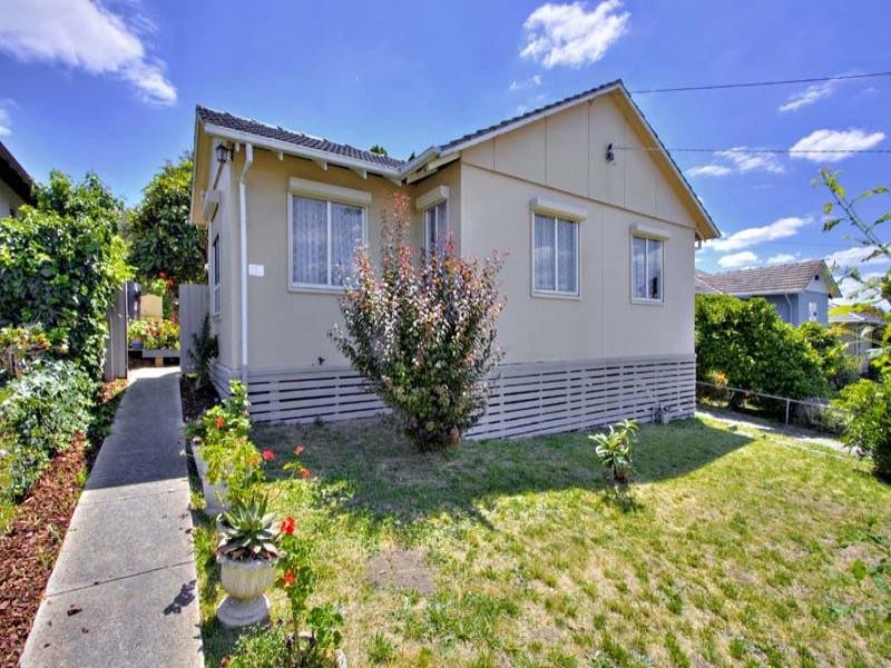 18 Laurel Ave, Doveton VIC 3177