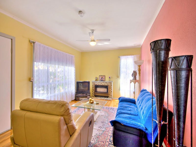 18 Laurel Ave, Doveton VIC 3177