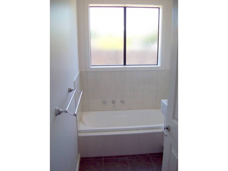 2/117 Buckley St, Noble Park VIC 3174