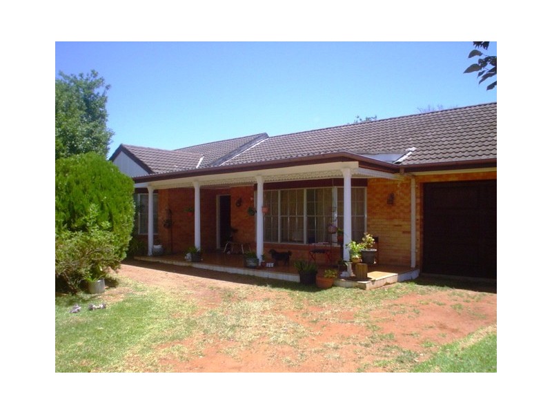 34 LOVETT AVENUE, Dubbo NSW 2830