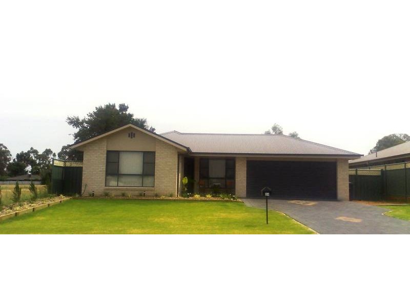 14 Dunheven Circle, Dubbo NSW 2830
