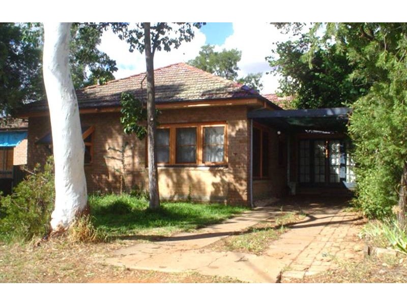 4 Sterling Street, Dubbo NSW 2830