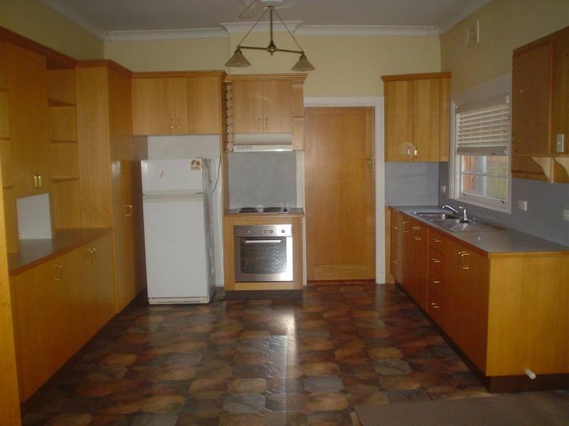 4 Sterling Street, Dubbo NSW 2830