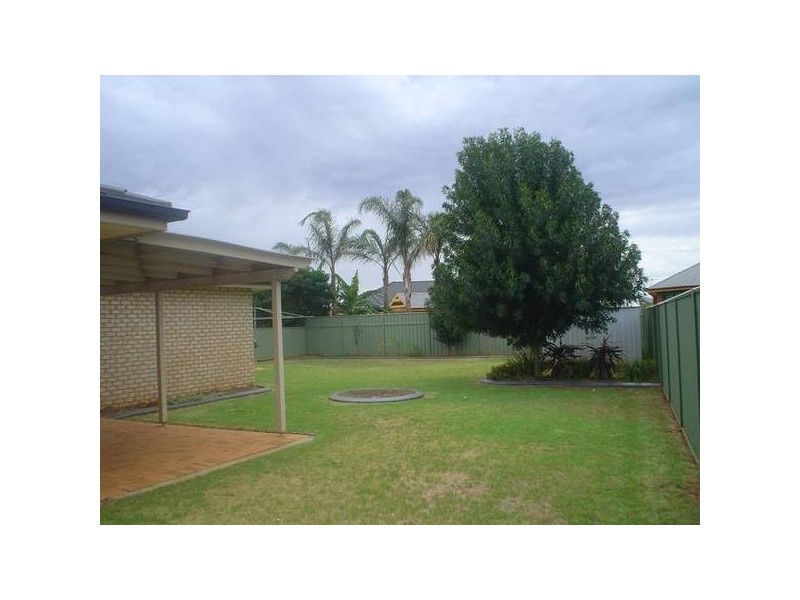 24 Castlereagh Avenue, Dubbo NSW 2830