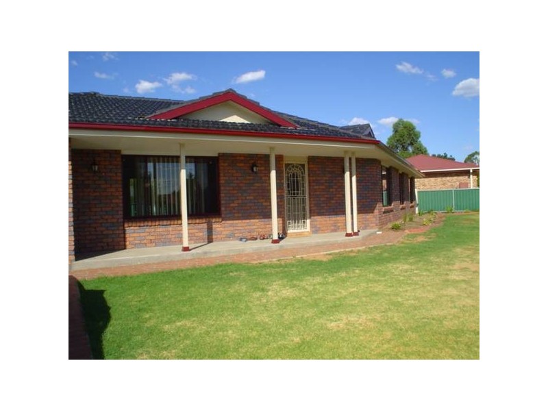 5 Boronia Place, Dubbo NSW 2830