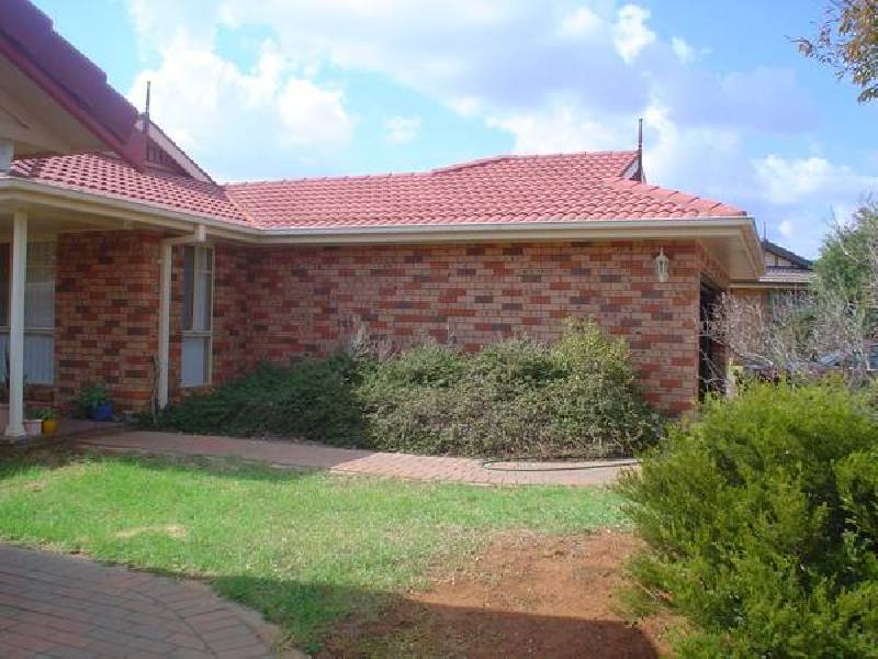 4 Carling Court, Dubbo NSW 2830