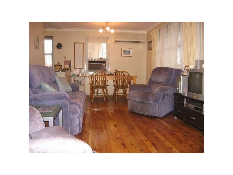 Lovett Avenue, Dubbo NSW 2830