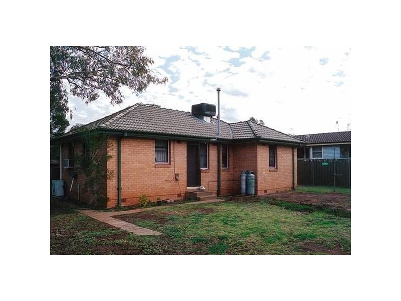 Lovett Avenue, Dubbo NSW 2830