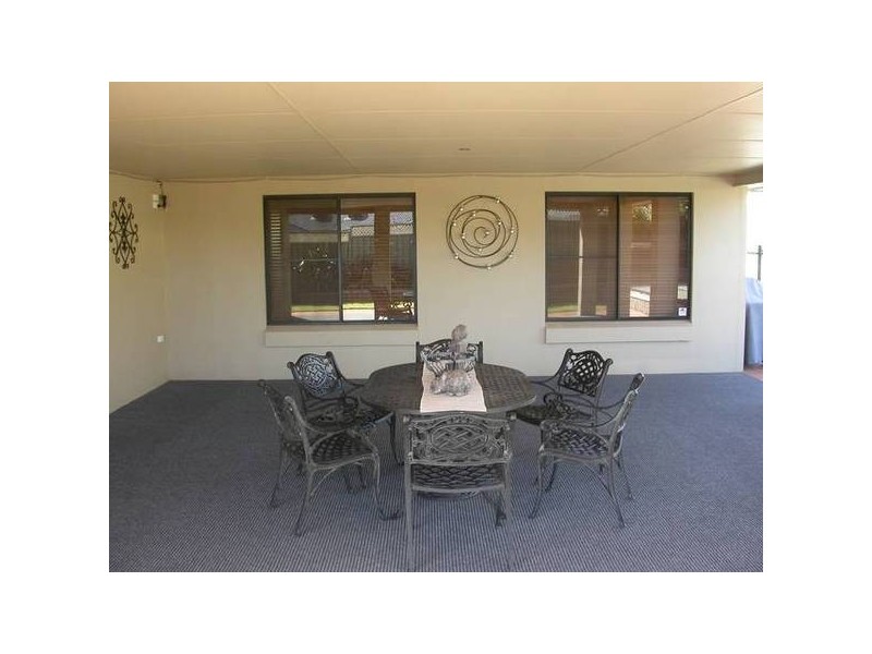 Handara Close, Dubbo NSW 2830