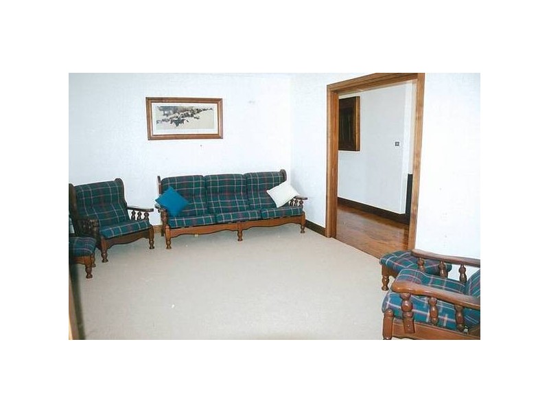 Debeaufort Drive, Dubbo NSW 2830