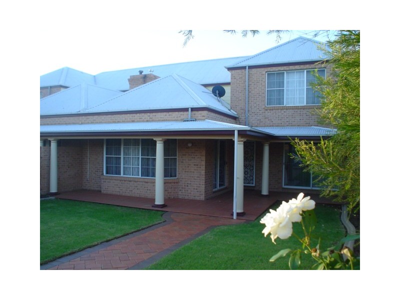 2 Perignon Park, Dubbo NSW 2830